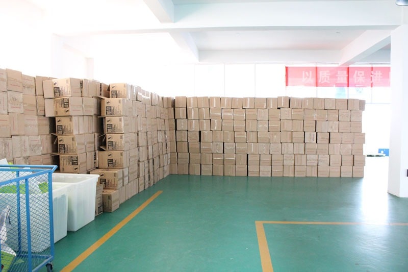 Package inspection in Honeyoung bag factory