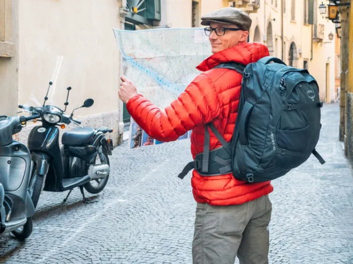 backpack with locks when travelling