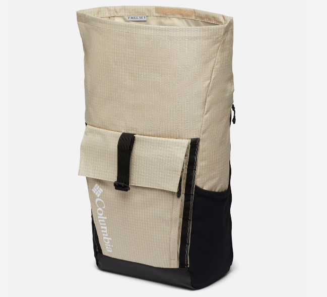 Variable capacity of a roll top backpack