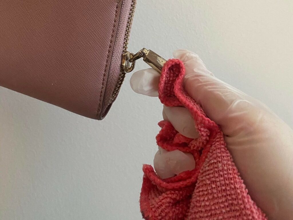 Prevent Zipper Problems-Material-Specific Care